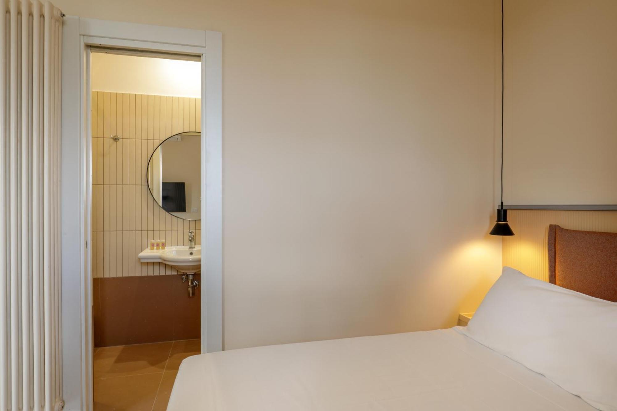 Hotel Colosseum Рим Экстерьер фото